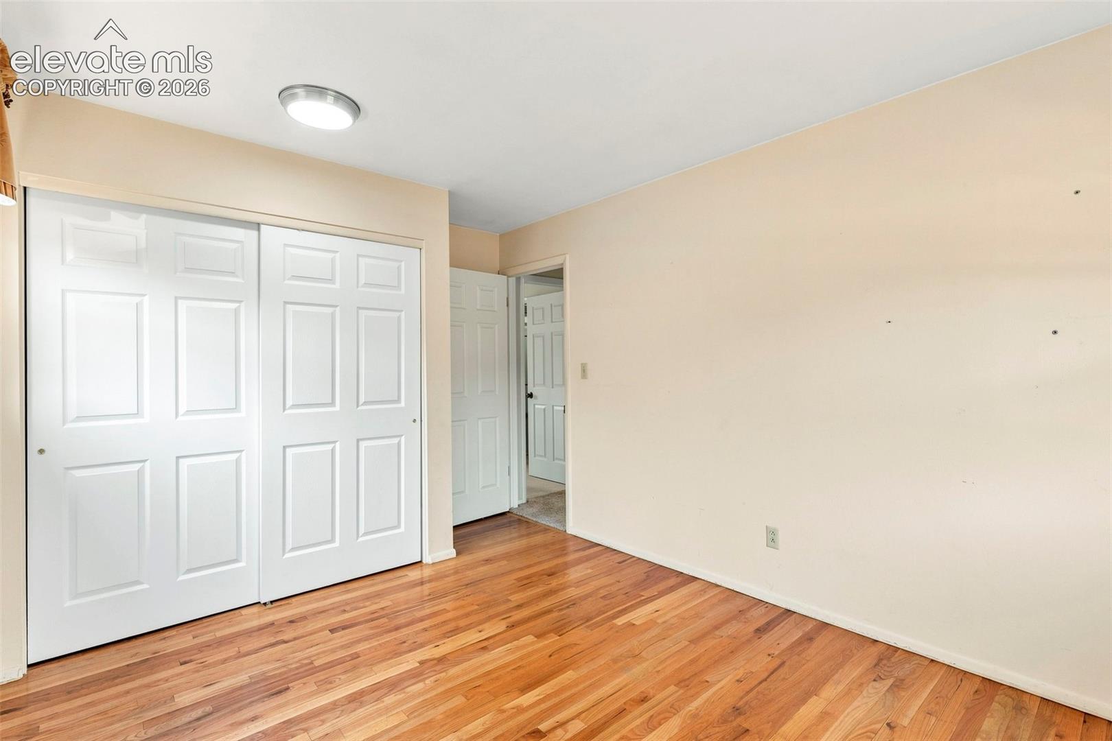 2210 W Greenwich Circle