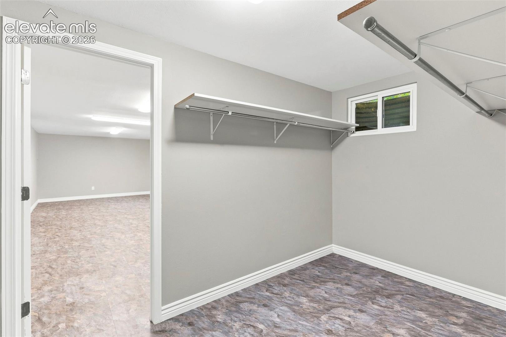 2210 W Greenwich Circle