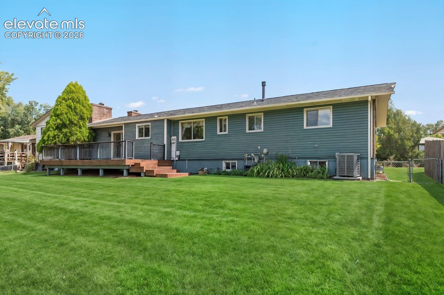 2210 W Greenwich Circle