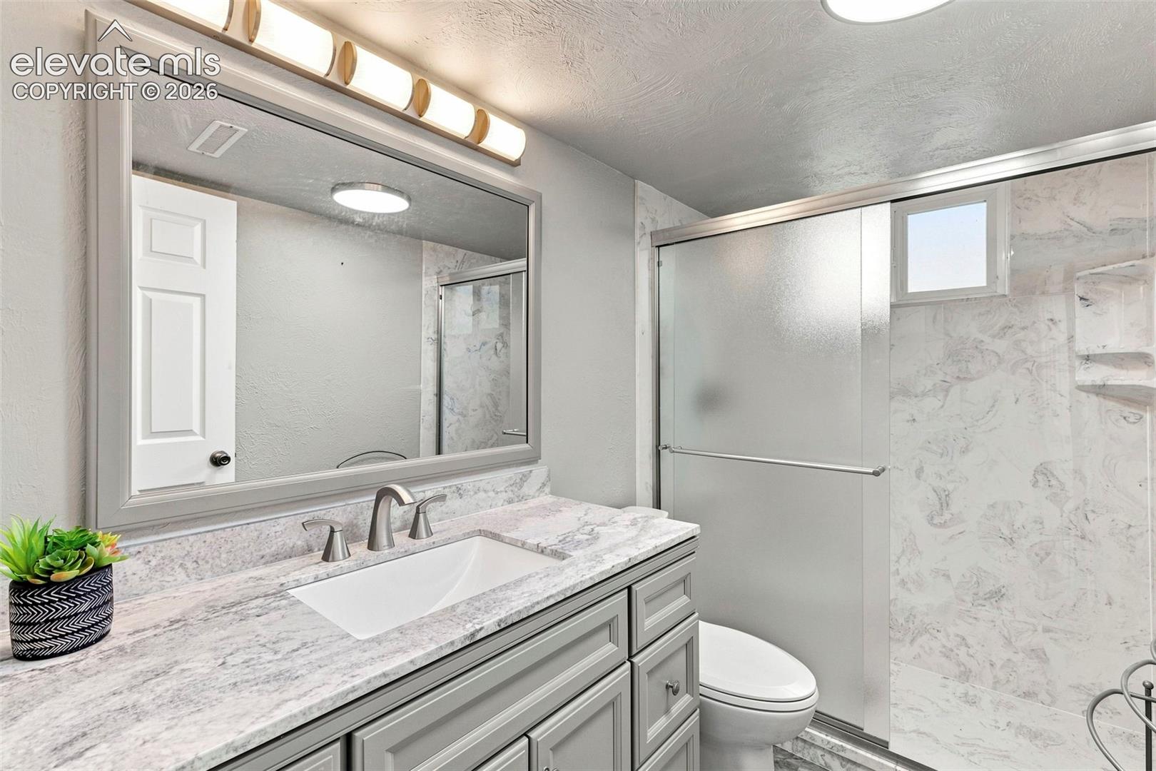 2210 W Greenwich Circle