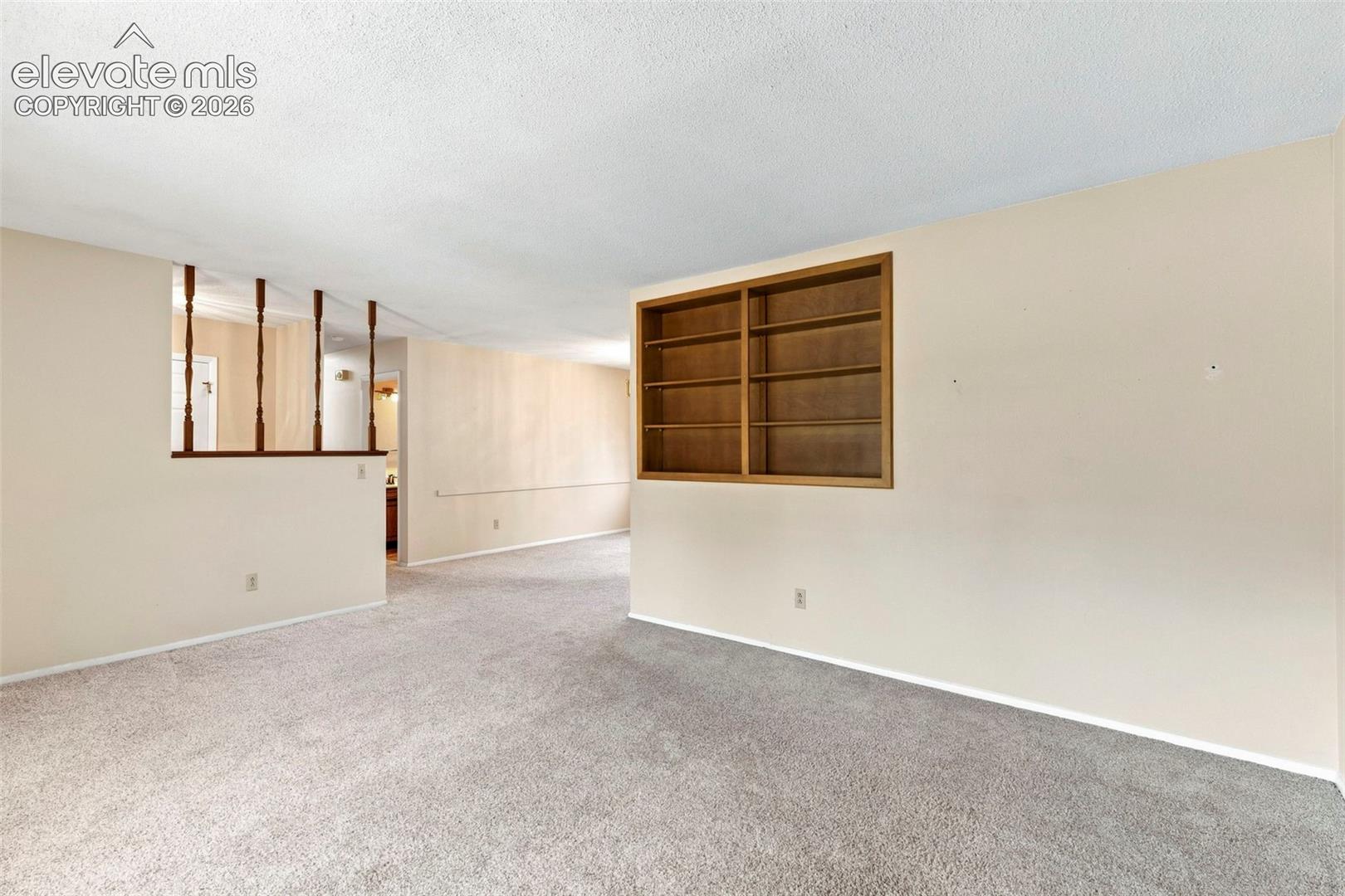 2210 W Greenwich Circle