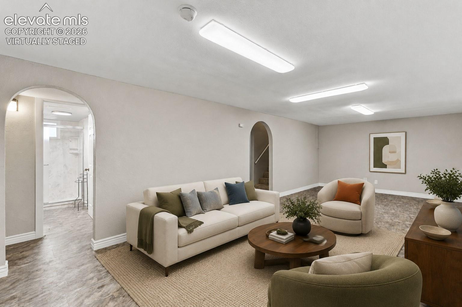 2210 W Greenwich Circle