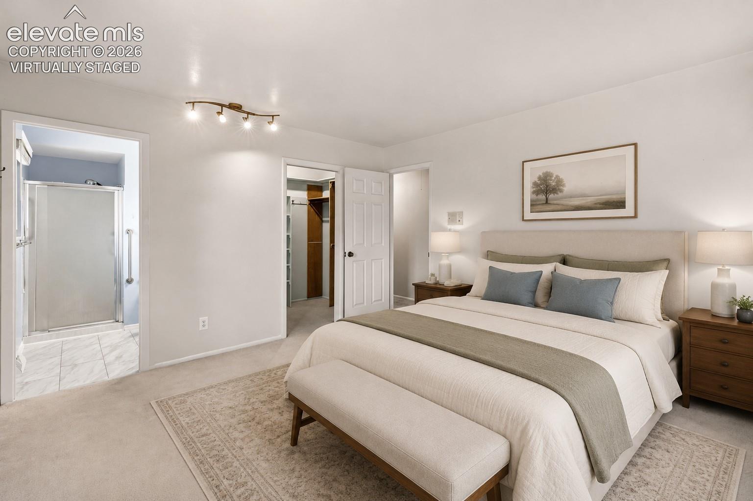 2210 W Greenwich Circle