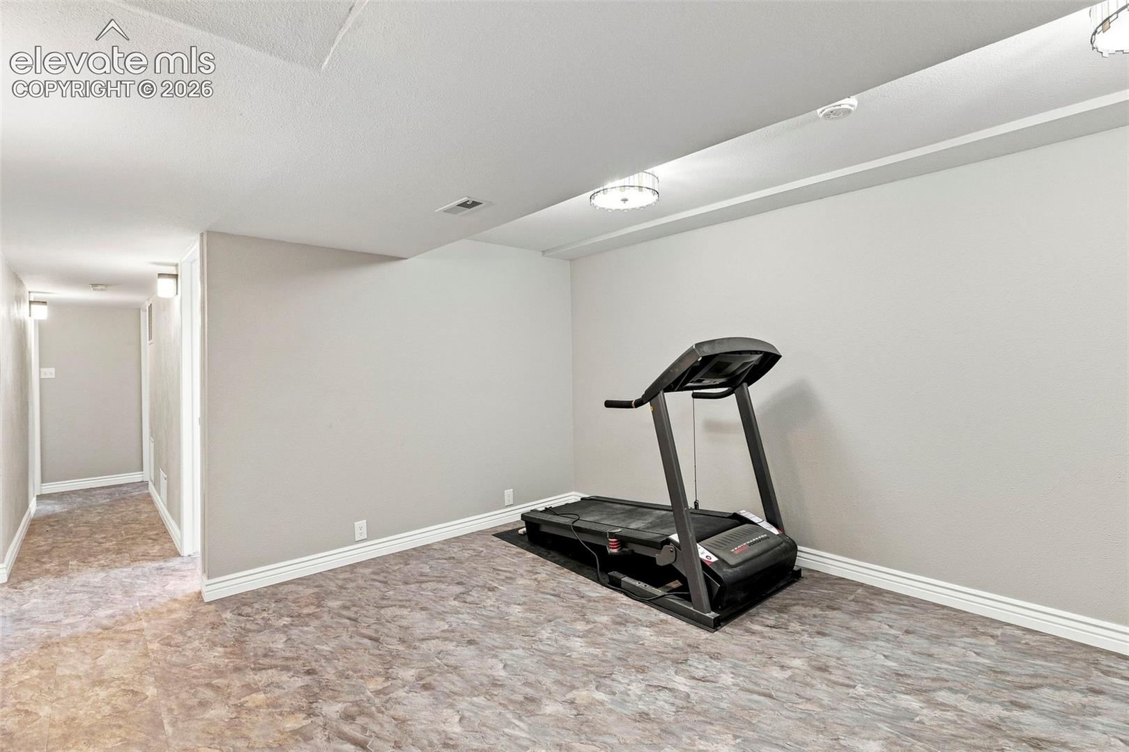 2210 W Greenwich Circle
