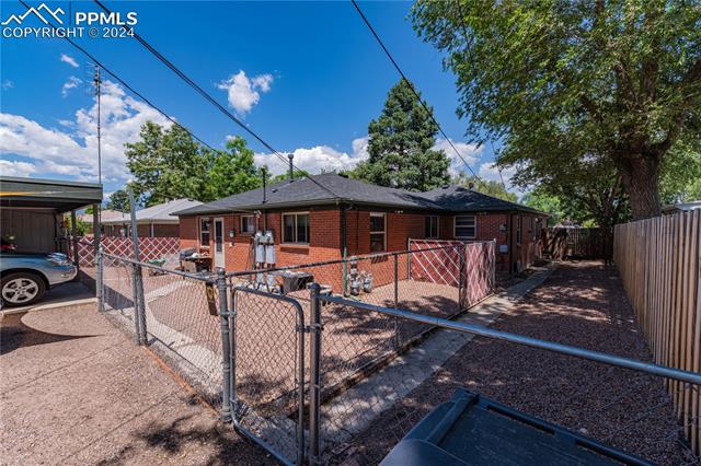 1017 E Columbia Street