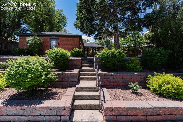 1017 E Columbia Street