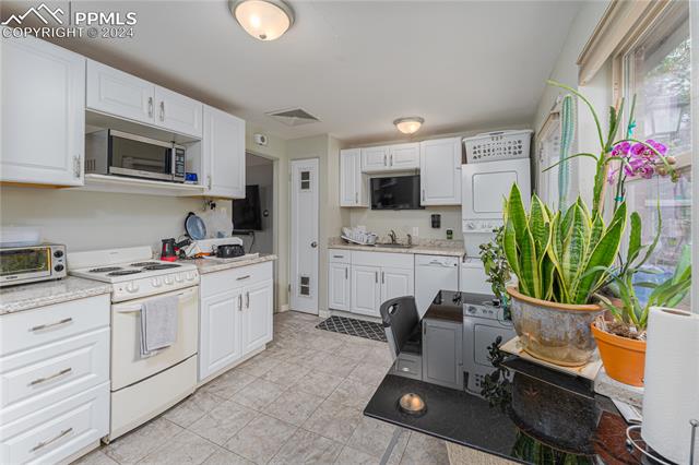 1017 E Columbia Street