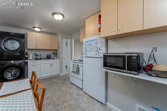 1017 E Columbia Street