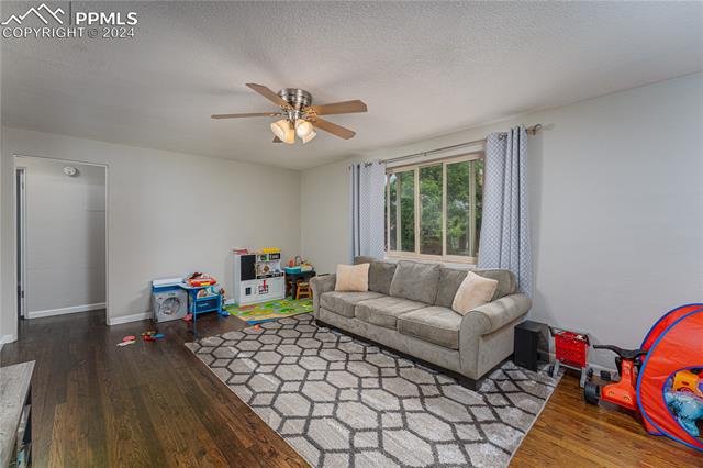 1017 E Columbia Street