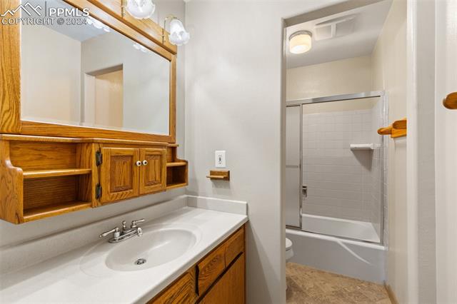 5023 S Raindrop Circle