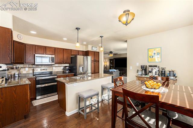 8219 Barn Swallow Grove