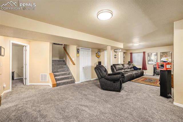 8219 Barn Swallow Grove