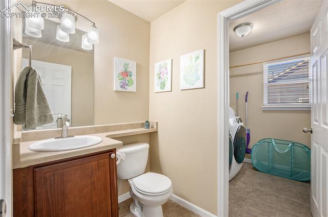 8219 Barn Swallow Grove