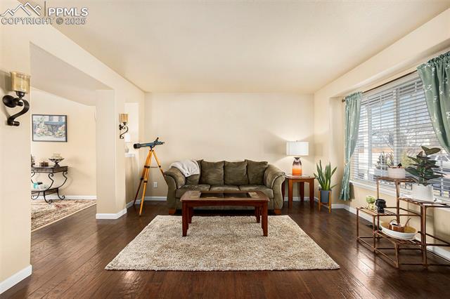 8219 Barn Swallow Grove