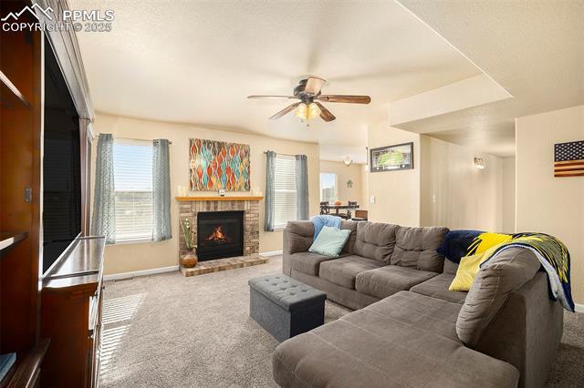 8219 Barn Swallow Grove