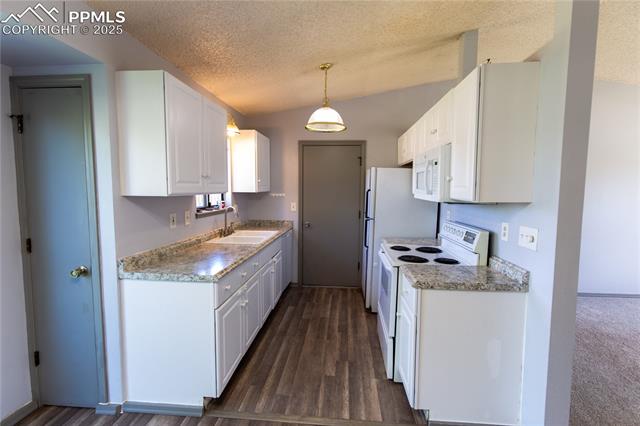 7630 Pebble Path Place