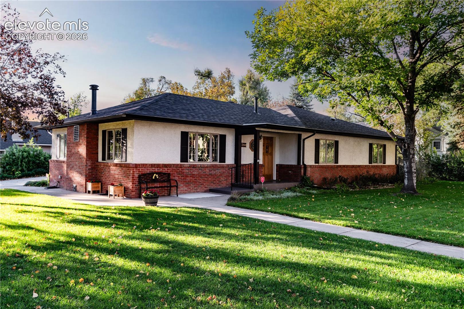 2204 N Cascade Avenue