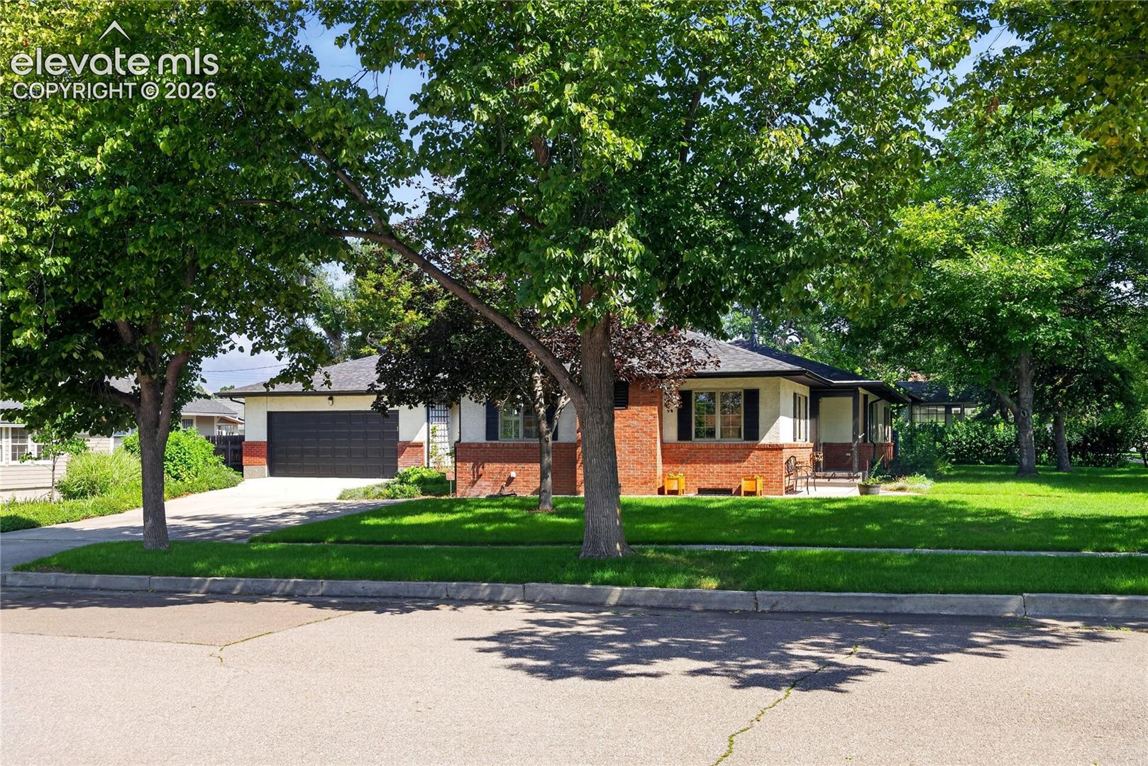 2204 N Cascade Avenue