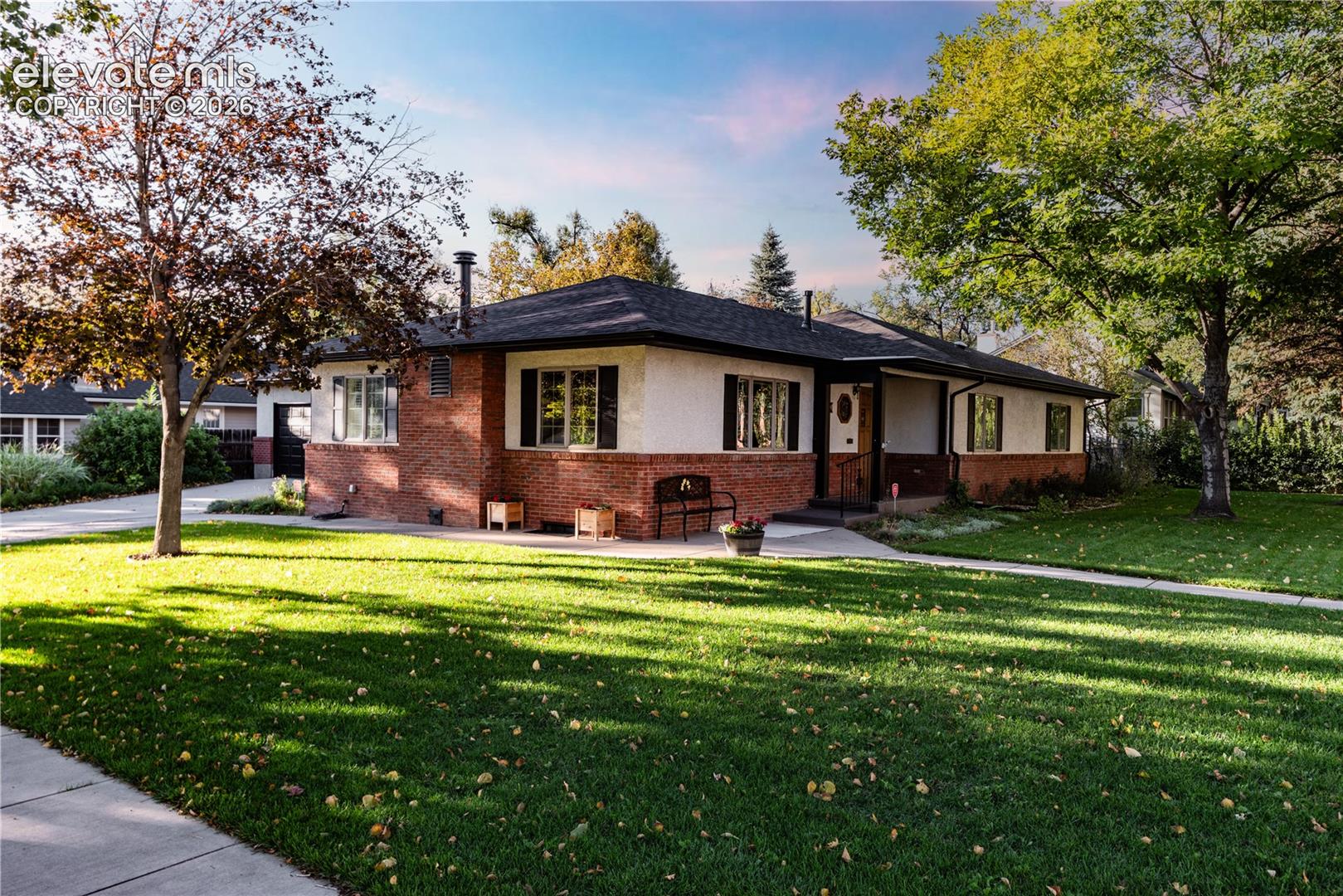 2204 N Cascade Avenue