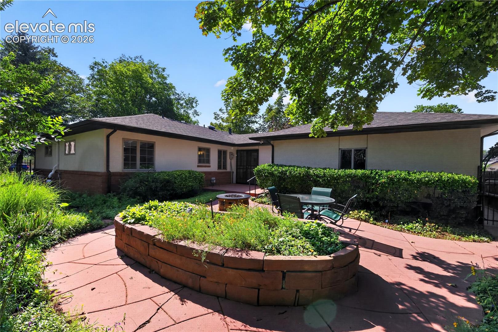 2204 N Cascade Avenue