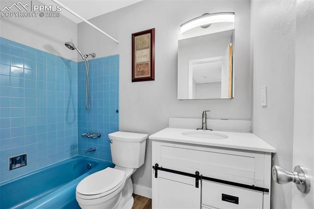 5109 Mira Loma Circle