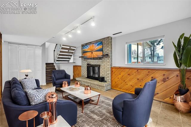 5109 Mira Loma Circle