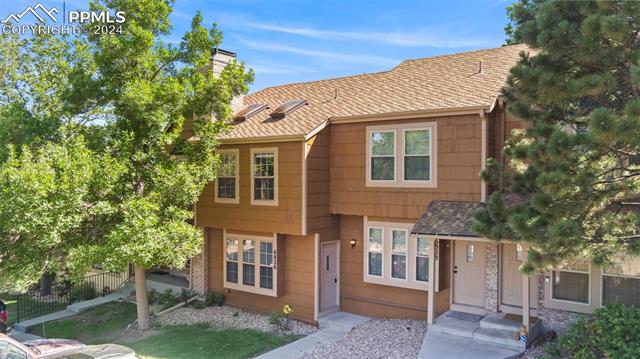 6826 Ravencrest Drive