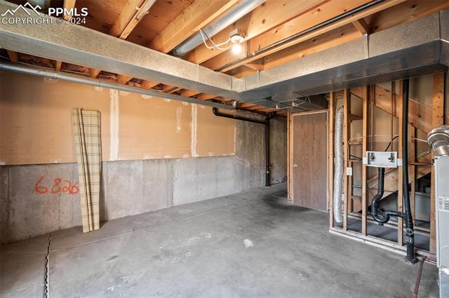 6826 Ravencrest Drive