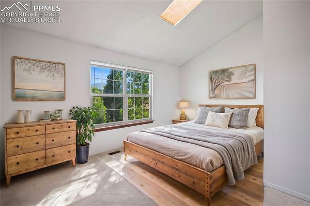 6826 Ravencrest Drive