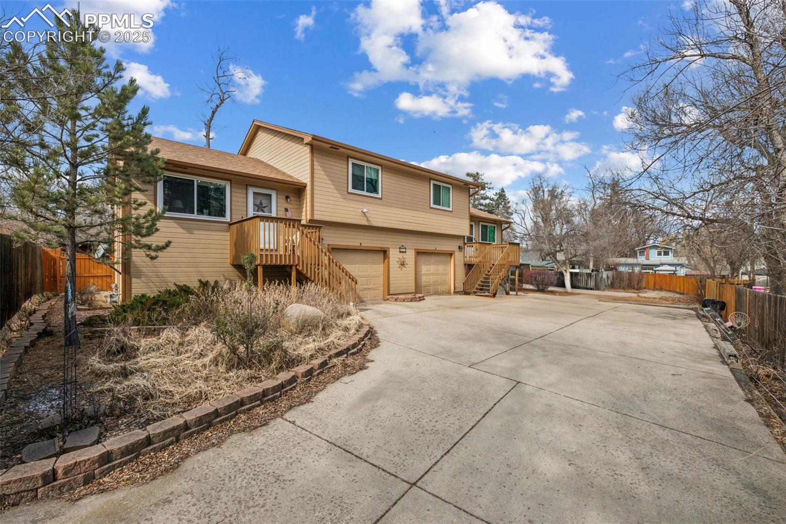 116 W Cheyenne Road
