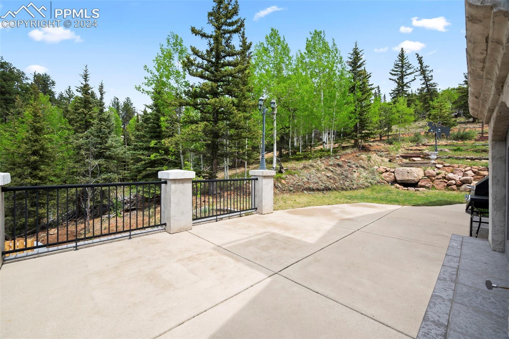 5865 W Highway 24
