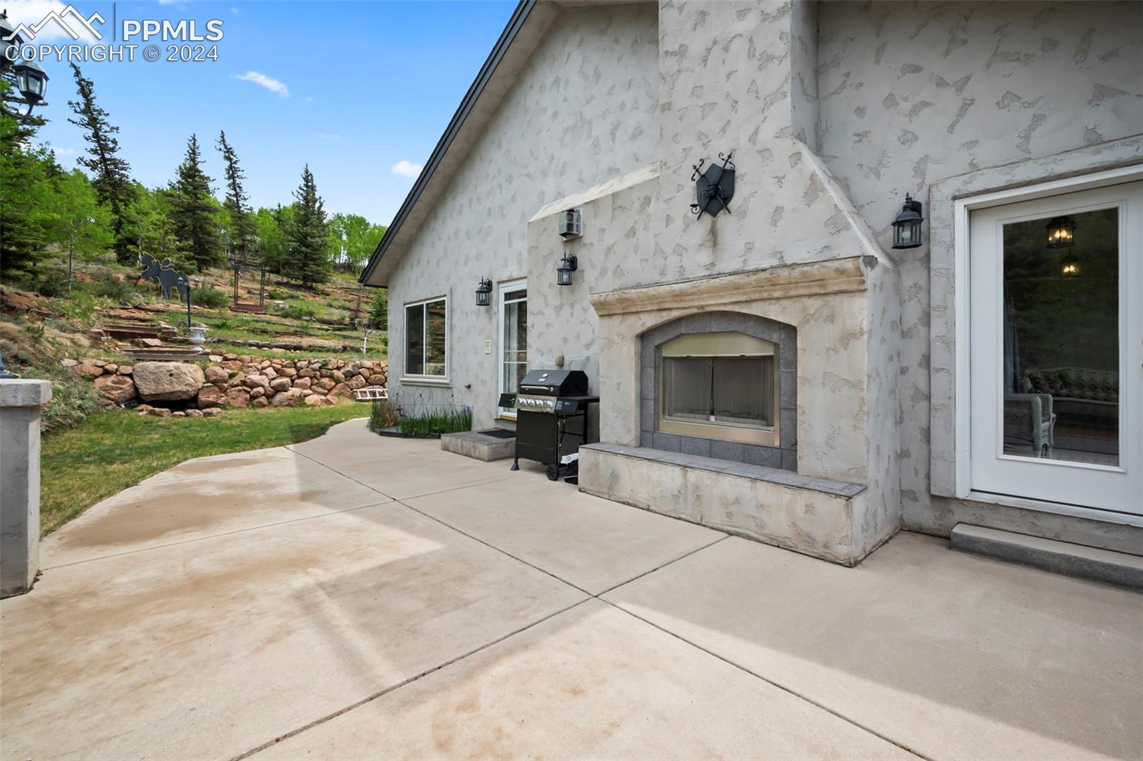5865 W Highway 24
