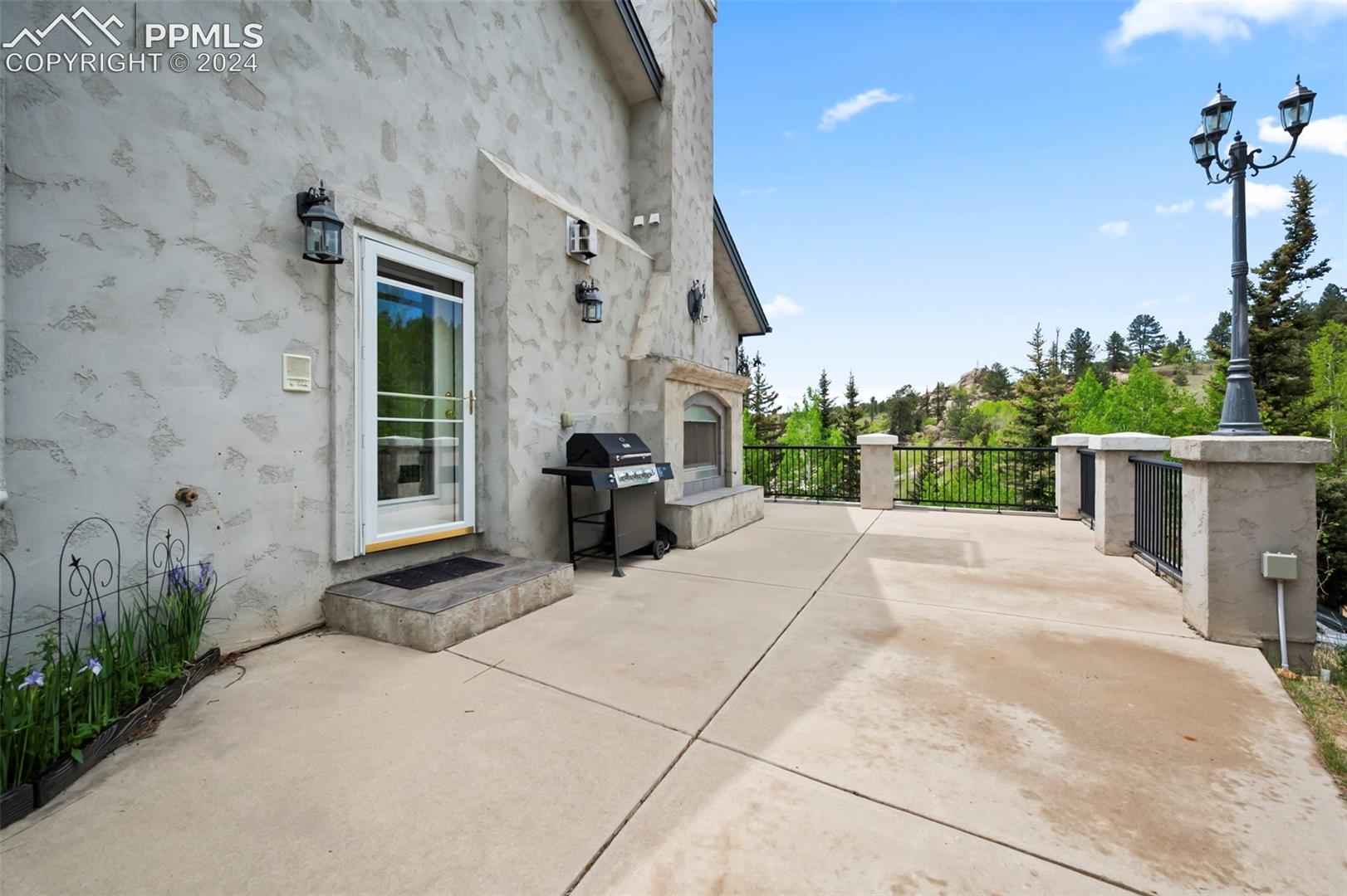 5865 W Highway 24