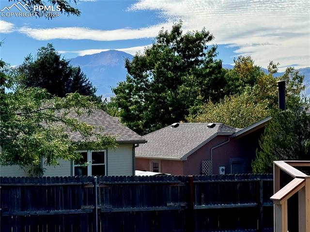 7680 Whitehorn Court