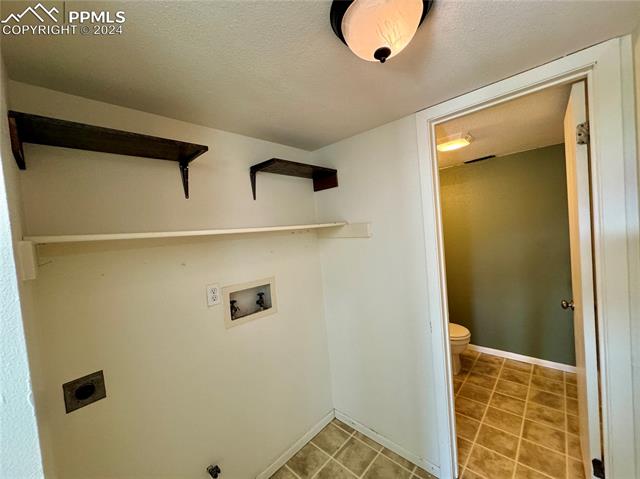 7680 Whitehorn Court