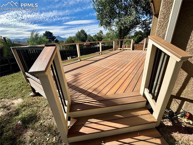 7680 Whitehorn Court