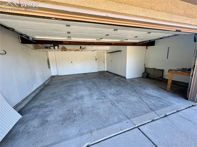 7680 Whitehorn Court