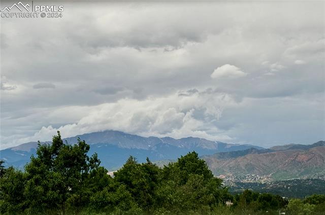 7680 Whitehorn Court