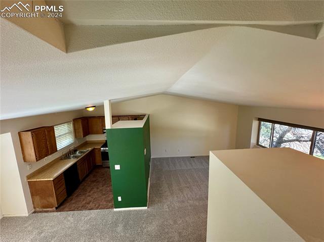 7680 Whitehorn Court