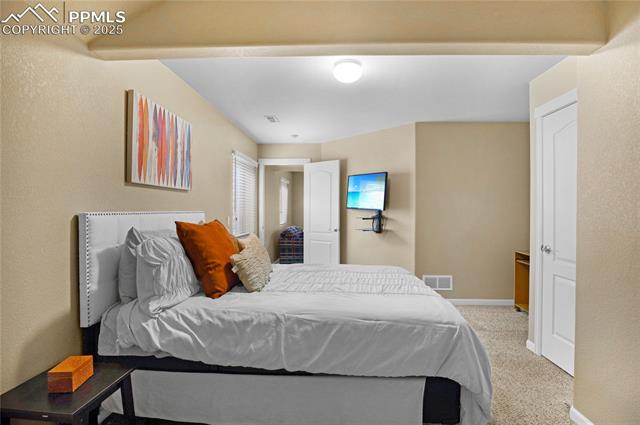 7044 Davey Crocket Court