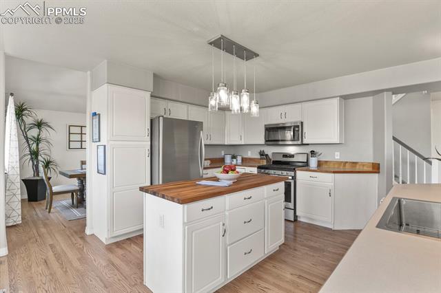 5352 Wells Fargo Drive