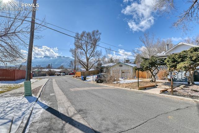 1402 W Parkway Drive