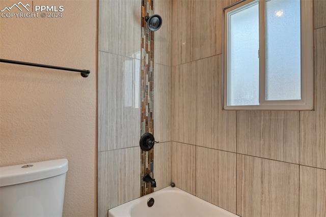 1402 W Parkway Drive