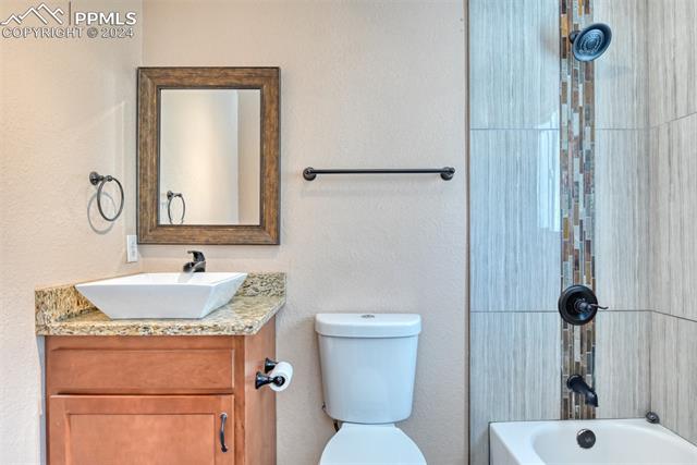 1402 W Parkway Drive