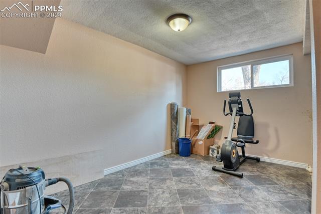 1402 W Parkway Drive