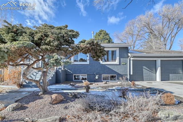 1402 W Parkway Drive