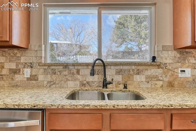 1402 W Parkway Drive