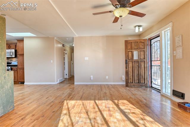 1402 W Parkway Drive