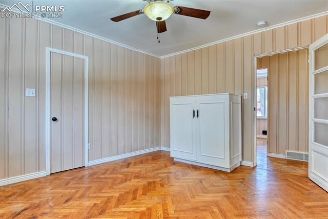 1402 W Parkway Drive