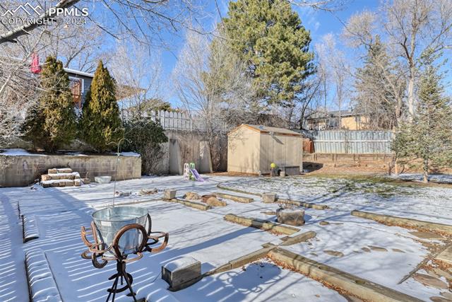 1402 W Parkway Drive